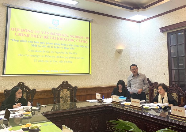 Bảo vệ thành công Đề tài khoa học cấp bộ “Hợp nhất văn bản quy phạm pháp luật ở Việt Nam hiện nay – Một số vấn đề lý luận và thực tiễn”